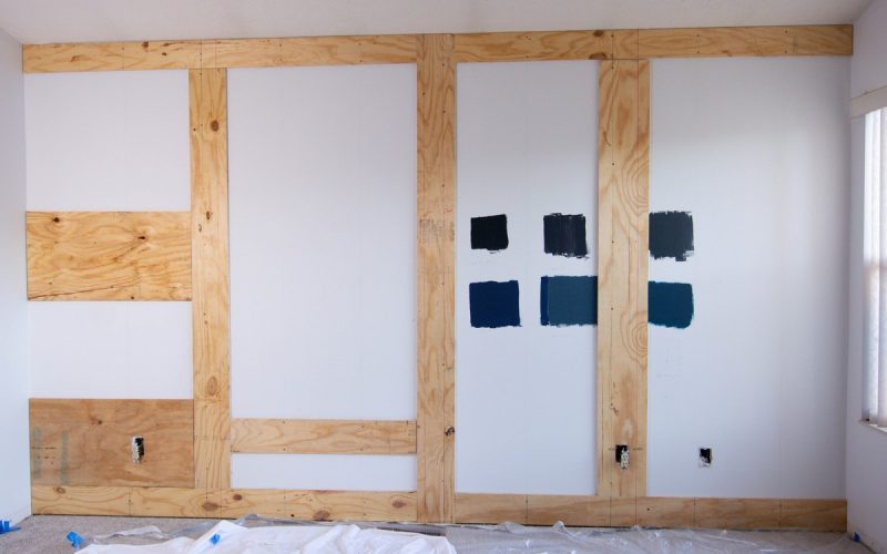 How to create an accent wall with shiplap - DIY - The Nomad Studio